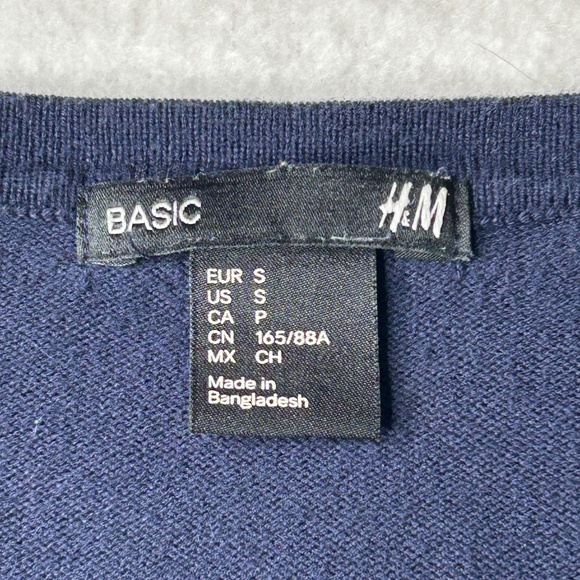 H&M Women's Basic Long Sleeve Button Up Cardigan Sweater Size Small Navy Blue - Picture 6 of 13